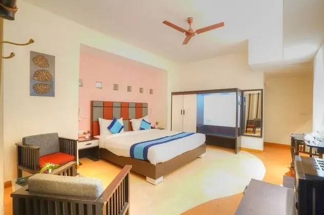 Deluxe Tek Büyük Yataklı Oda, Teras, Bahçe Manzaralı