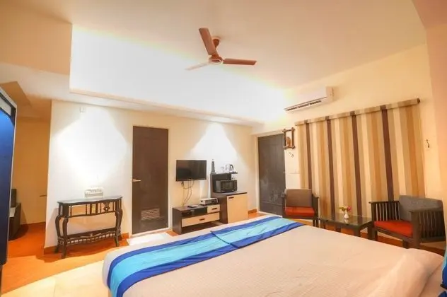 Deluxe Tek Büyük Yataklı Oda, Teras, Bahçe Manzaralı