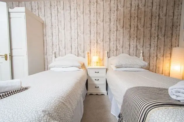 Beautiful and Spacious 2 Bedroom Beach View Apartment