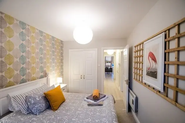 Beautiful and Spacious 2 Bedroom Beach View Apartment