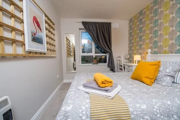 Beautiful and Spacious 2 Bedroom Beach View Apartment