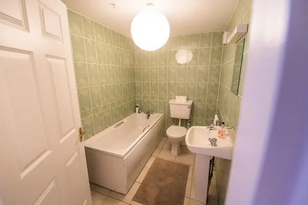 Beautiful and Spacious 2 Bedroom Beach View Apartment