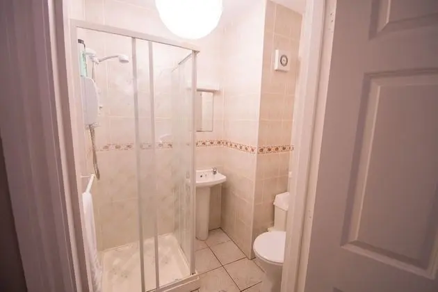 Beautiful and Spacious 2 Bedroom Beach View Apartment
