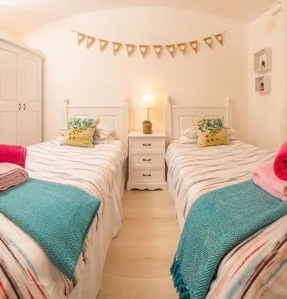 The Boutique by the Sea - 2 Bedroom Beach View Apartment