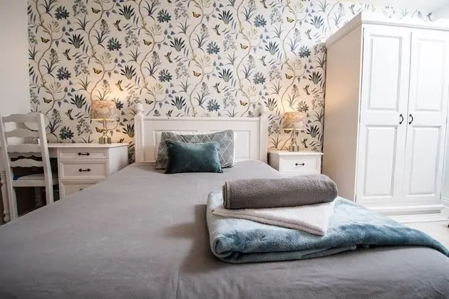 The Boutique by the Sea - 2 Bedroom Beach View Apartment