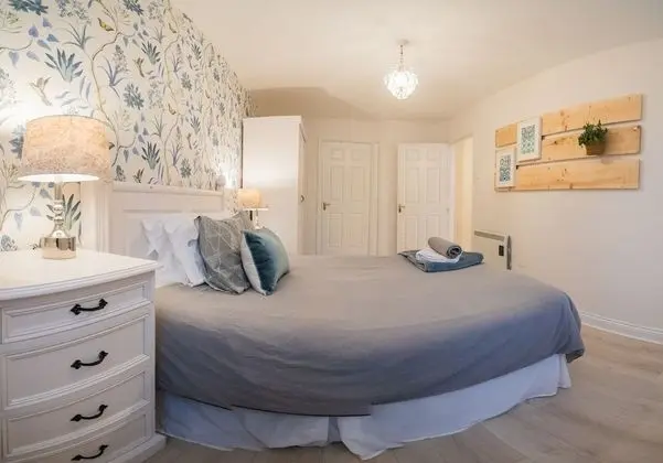 The Boutique by the Sea - 2 Bedroom Beach View Apartment