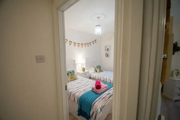 The Boutique by the Sea - 2 Bedroom Beach View Apartment