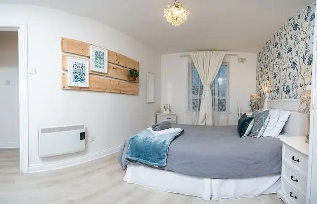 The Boutique by the Sea - 2 Bedroom Beach View Apartment