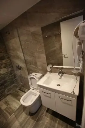 Tek Büyük Yataklı Oda