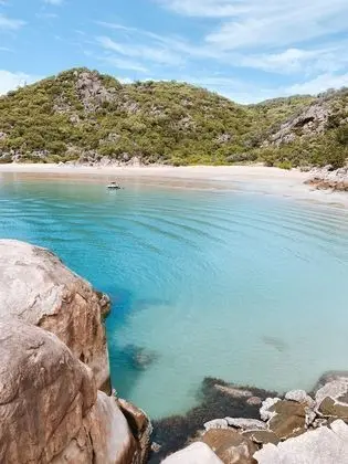 İki Ayrı Yataklı Oda, Ortak Banyo