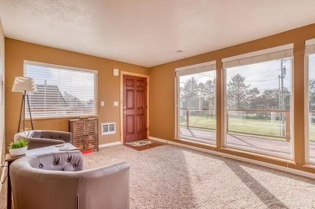 Ev, Birden Çok Yatak (Bungalow By The Bay)