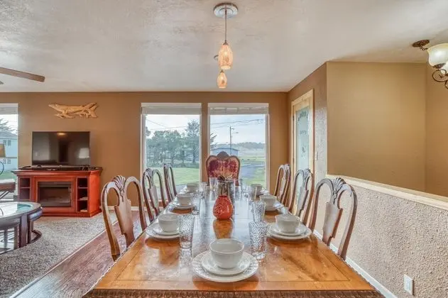 Ev, Birden Çok Yatak (Bungalow By The Bay)