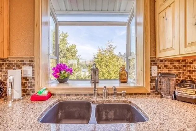 Ev, Birden Çok Yatak (Bungalow By The Bay)