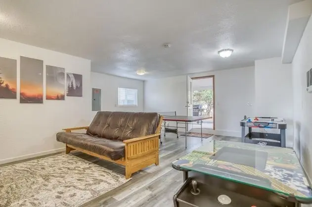 Ev, Birden Çok Yatak (Bungalow By The Bay)