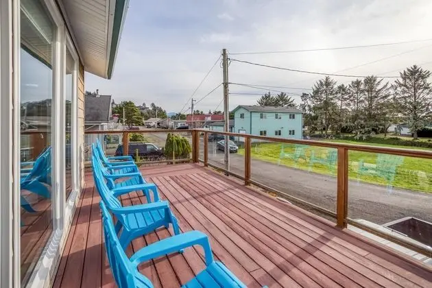 Ev, Birden Çok Yatak (Bungalow By The Bay)