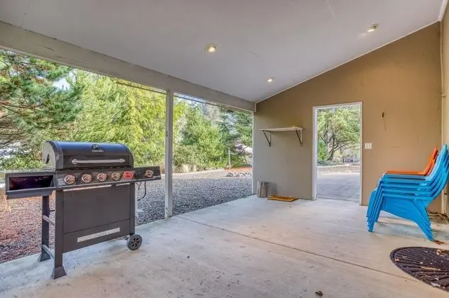 Ev, Birden Çok Yatak (Bungalow By The Bay)