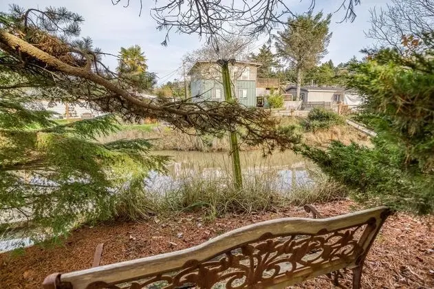 Ev, Birden Çok Yatak (Bungalow By The Bay)