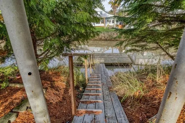 Ev, Birden Çok Yatak (Bungalow By The Bay)