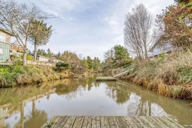 Ev, Birden Çok Yatak (Bungalow By The Bay)
