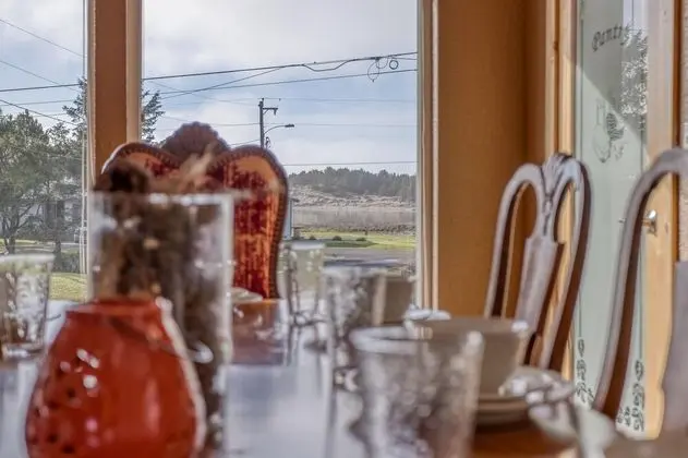 Ev, Birden Çok Yatak (Bungalow By The Bay)