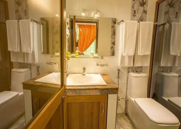 Deluxe Tek Büyük Yataklı Oda, Sigara İçilmez, Dağ Manzaralı