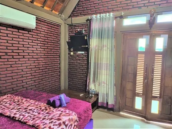 Bungalov, Havuz Manzaralı