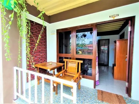 Bungalov, Havuz Manzaralı