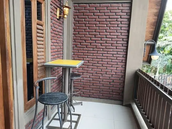 Bungalov, Havuz Manzaralı
