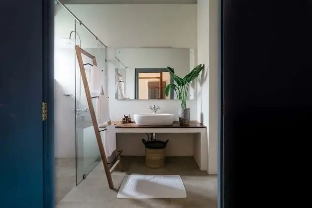 Tek Büyük Yataklı Oda (Upper Floor)