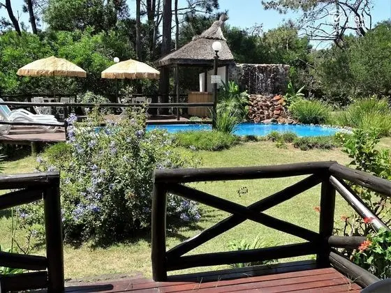 Family Bungalov, 2 Yatak Odası, Havuz Manzaralı
