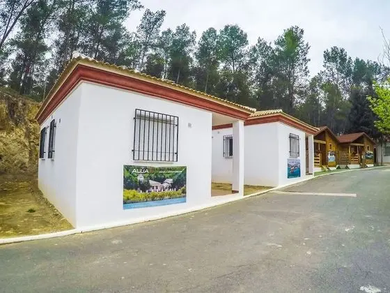 Basic Bungalov, 2 Yatak Odası (no kitchen)
