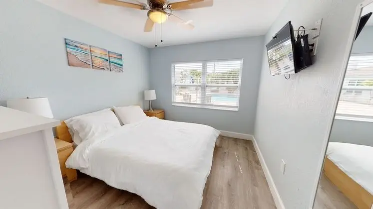One-Bedroom Suite, Pool View (Unit 1)
