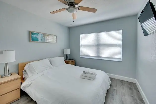 One-Bedroom Suite, Pool View (Unit 1)