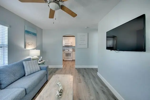 One-Bedroom Suite, Pool View (Unit 1)