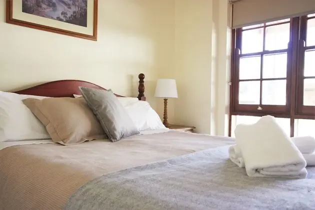 Groom's Quarters (up to four guests)