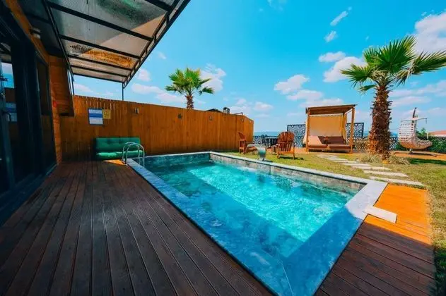 Bungalow, Göl Manzaralı, Isıtmalı Özel Havuzlu