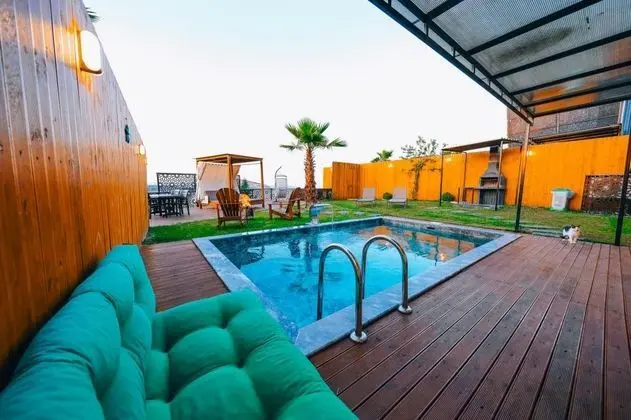 Bungalow, Göl Manzaralı, Isıtmalı Özel Havuzlu