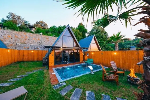 Bungalow, Göl Manzaralı, Isıtmalı Özel Havuzlu
