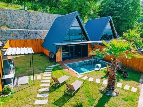Bungalow, Göl Manzaralı, Isıtmalı Özel Havuzlu