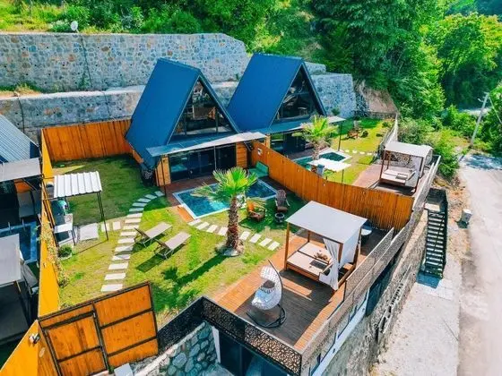 Bungalow, Göl Manzaralı, Isıtmalı Özel Havuzlu