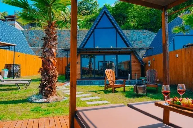 Bungalow, Göl Manzaralı, Isıtmalı Özel Havuzlu