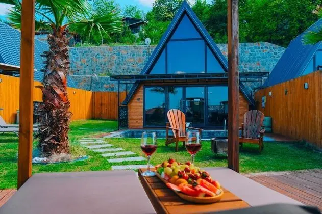 Bungalow, Göl Manzaralı, Isıtmalı Özel Havuzlu