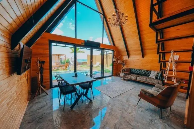 Bungalow, Göl Manzaralı, Isıtmalı Özel Havuzlu