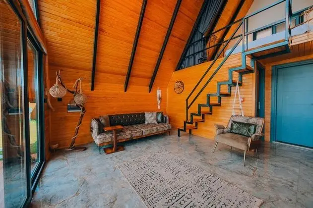 Bungalow, Göl Manzaralı, Isıtmalı Özel Havuzlu