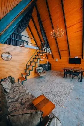 Bungalow, Göl Manzaralı, Isıtmalı Özel Havuzlu