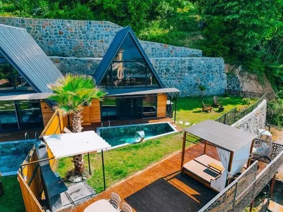 Teras Bungalow Oda, Göl Manzaralı, Isıtmalı Özel Havuzlu