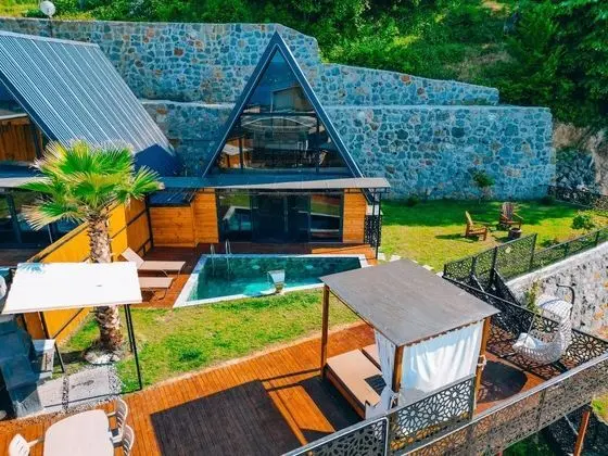 Teras Bungalow Oda, Göl Manzaralı, Isıtmalı Özel Havuzlu