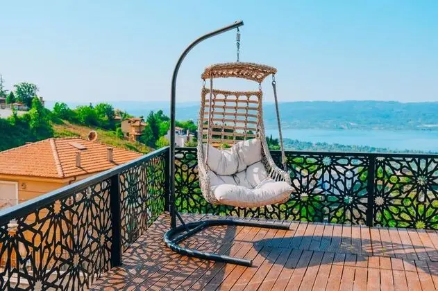 Teras Bungalow Oda, Göl Manzaralı, Isıtmalı Özel Havuzlu