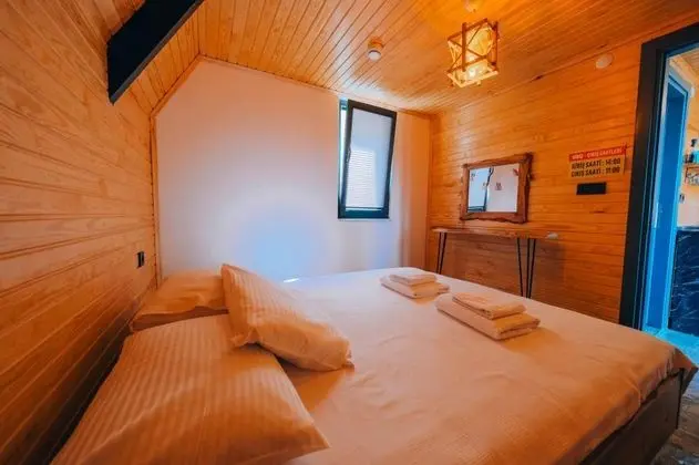 Teras Bungalow Oda, Göl Manzaralı, Isıtmalı Özel Havuzlu