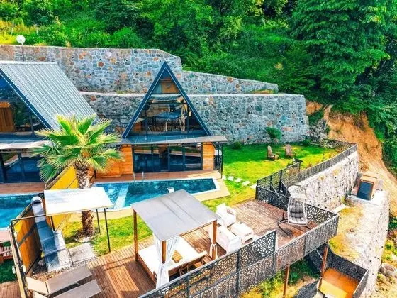 Teras Bungalow Oda, Göl Manzaralı, Isıtmalı Özel Havuzlu